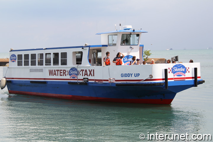 Water Taxi Water Taxi on the Lake Michigan