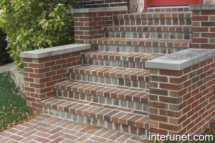 brick steps brick-steps-to-the-house-entrance