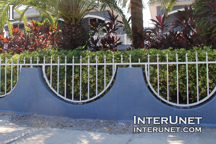 custom fence custom-shaped-fence