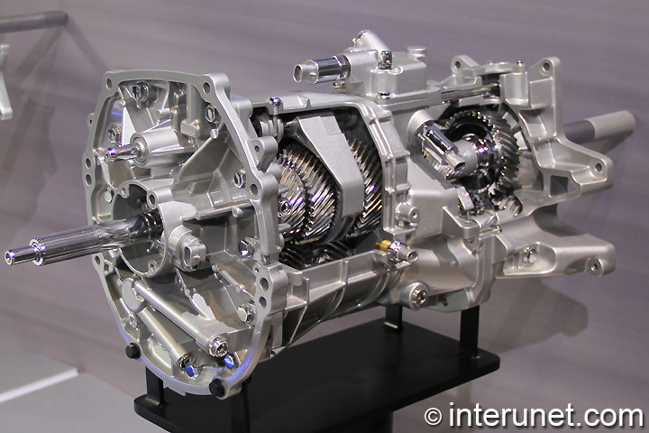 2014-Chevrolet-Corvette-7-speed-transmission