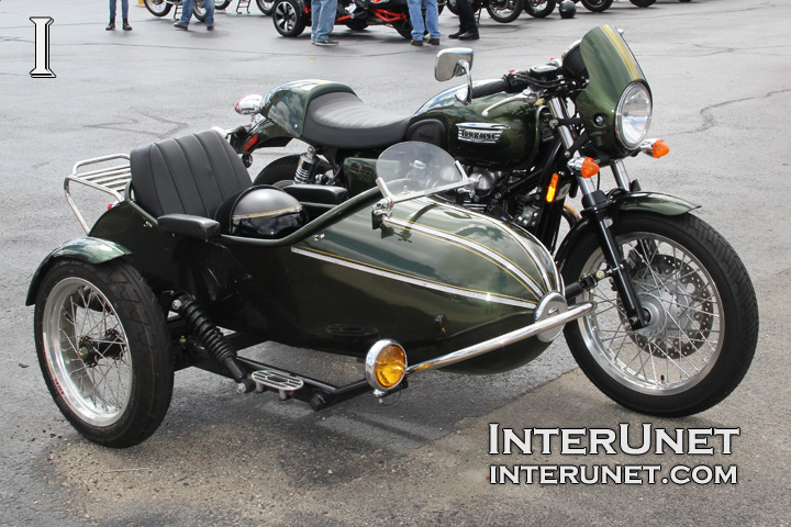Triumph-Thruxton-900-with-Sidecar