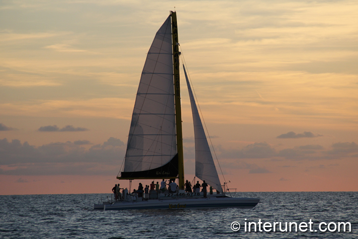 boat-at-sunset