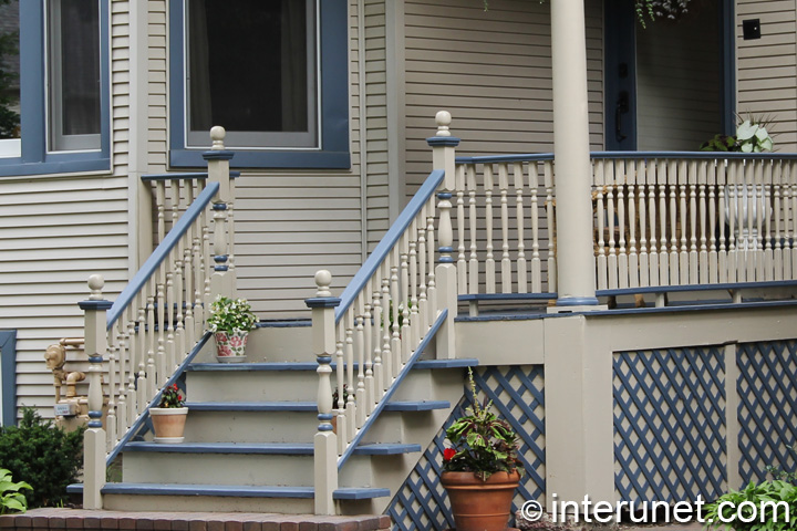 front porch decorated nice-front-porch-decorated-with-flowers-in-pots