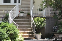 concrete-porch-with-rounded-stairs