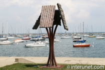 Bouquet sculpture in Chicago by Terrence Karpowicz