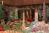Chicago landmarks made from natural materials at “Wonderland Express”