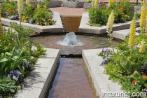 Fountain-in-Chicago-botanic-garden