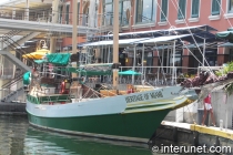 boat-in-Miami