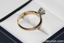 golden ring golden-ring-with-diamond