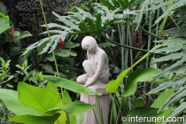 sculpture-of-a-woman