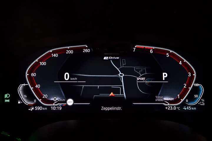 2021 BMW 545e xDrive Sedan instrumental panel