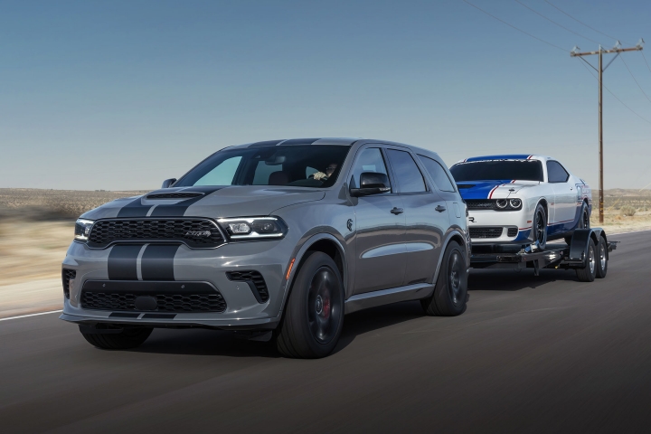 2021 Dodge Durango SRT Hellcat hauling car