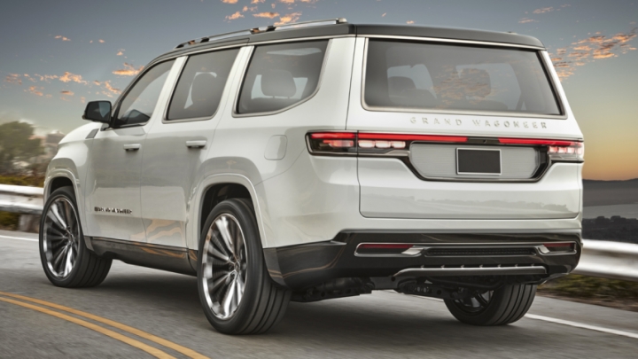 2022-Jeep-Grand-Wagoneer-electric-suv