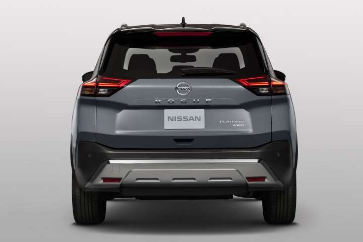 2021 Nissan Rogue rear view