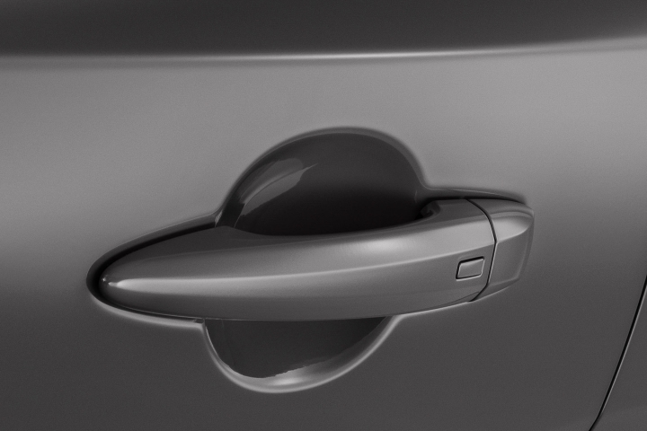 2021 Nissan Rogue door handle