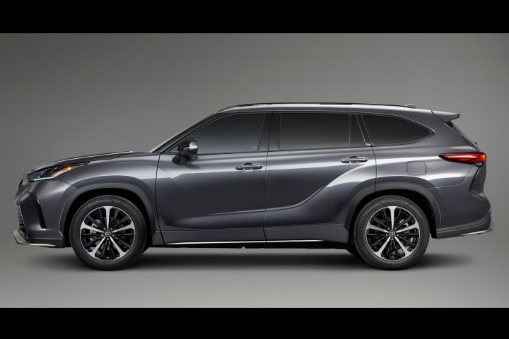 2021 Toyota Highlander XSE side