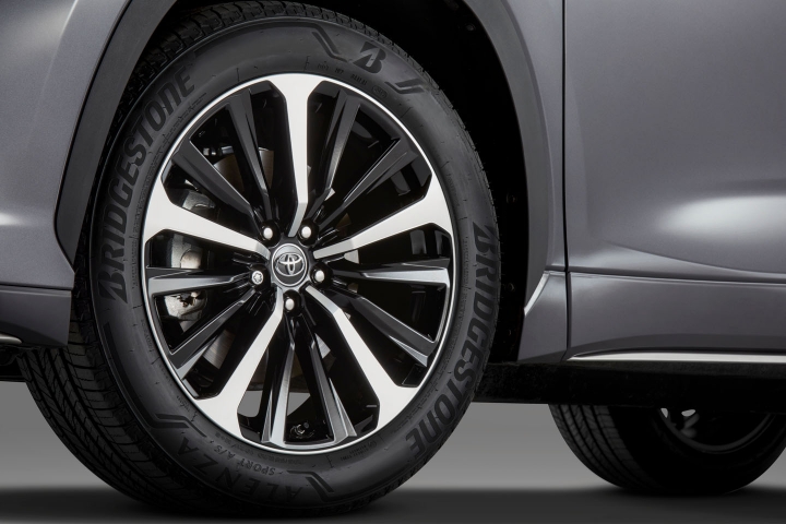 2021 Toyota Highlander XSE rims