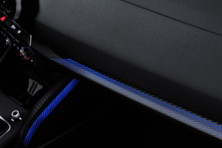 2021-Audi-Q2-blue-light-interior