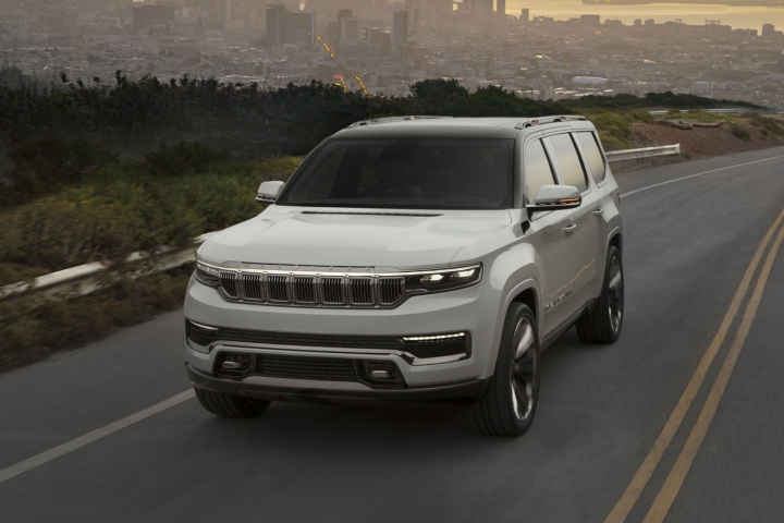 2022-Jeep-Grand-Wagoneer-drive