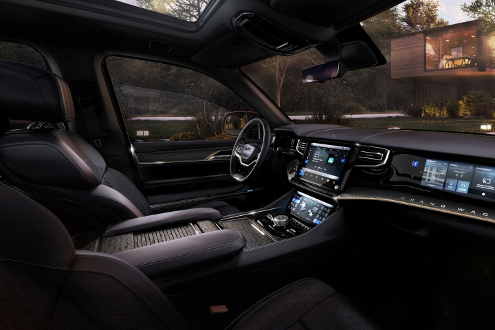 2022-Jeep-Grand-Wagoneer-front-interior