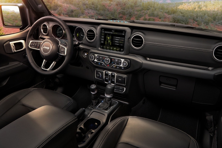 2021-Jeep-Wrangler-Rubicon-4xe-interior