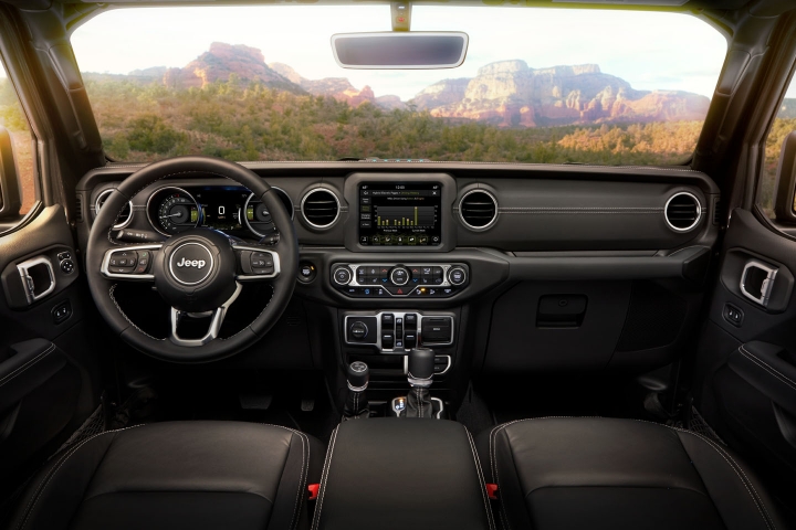 2021-Jeep-Wrangler-Rubicon-4xe-black-interior