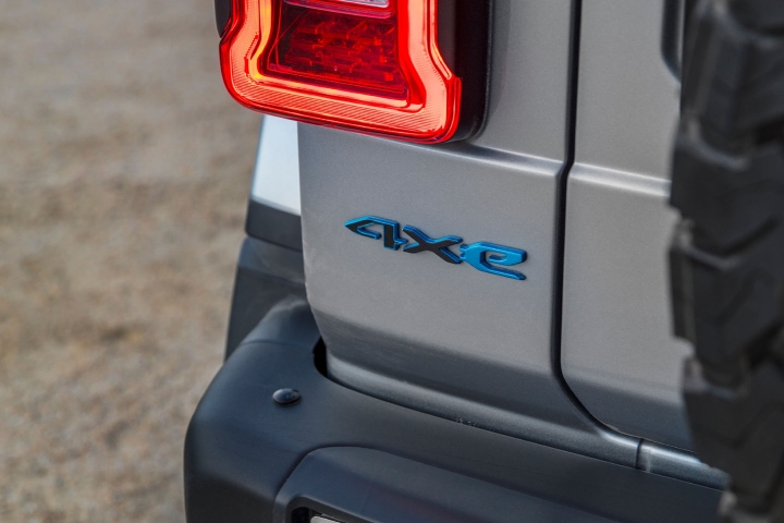 2021-Jeep-Wrangler-Rubicon-4xe-logo