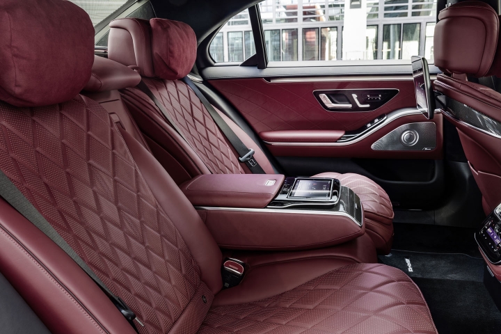 2021-Mercedes-Benz-S-Class-rear-seats