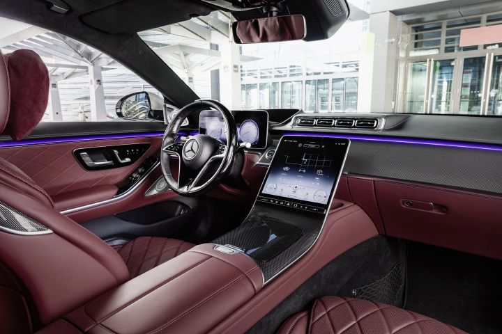 2021-Mercedes-Benz-S-Class-red-leather-interior