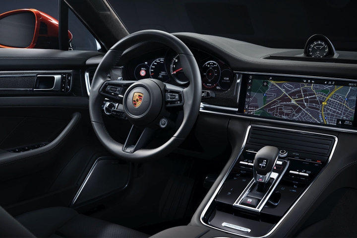 2021-Porsche-Panamera-Turbo-S-black-interior