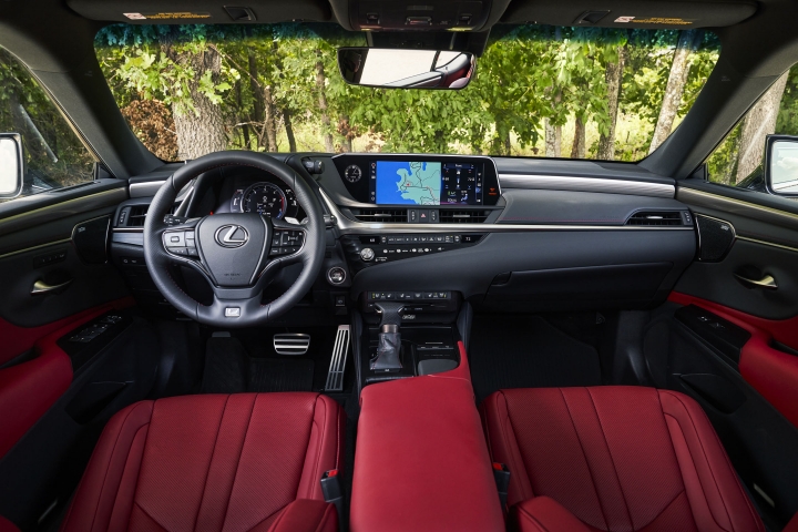 2021_Lexus_ES_250_AWD_F_Sport_interior