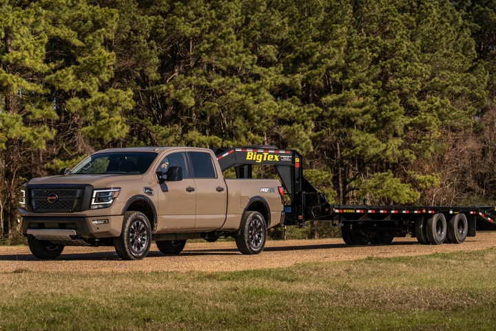 2021_Nissan_Titan_towing