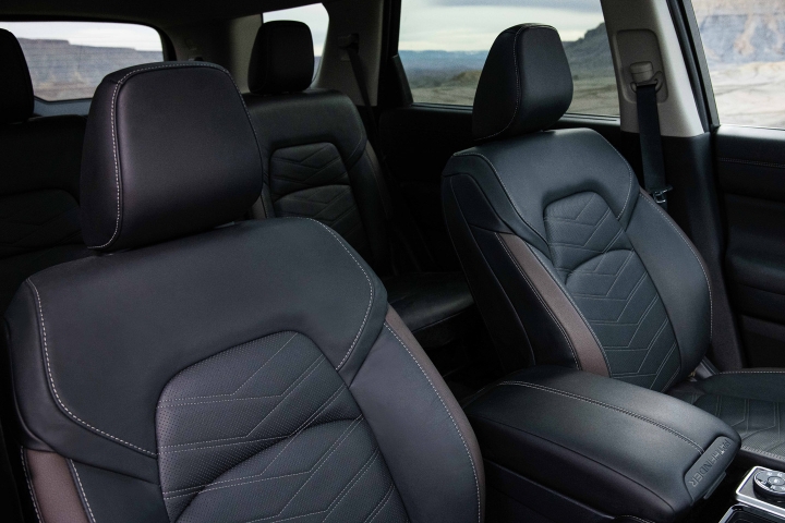 2022_Nissan_Pathfinder_Leather_Seats