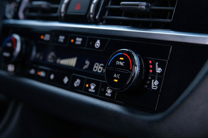 2022_Nissan_Pathfinder_Climate_Controls