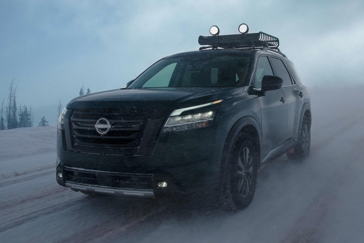 2022_Nissan_Pathfinder_Snow_Drive