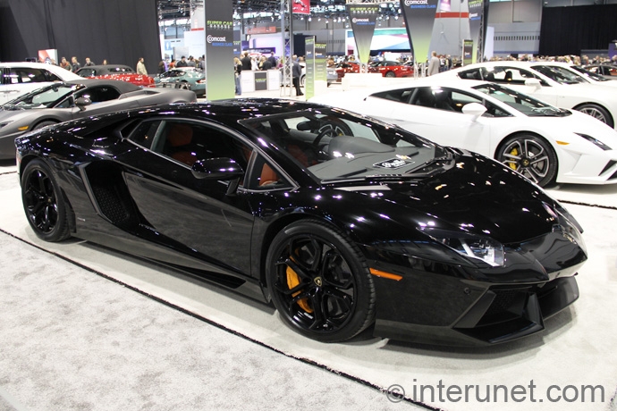 Lamborghini Aventador Lamborghini-Aventador