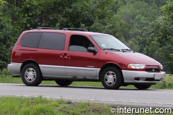 Nissan-Quest-2001