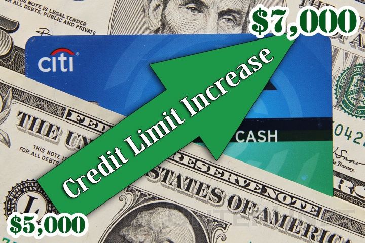 cash-back-credit-card-with-dollar-bills