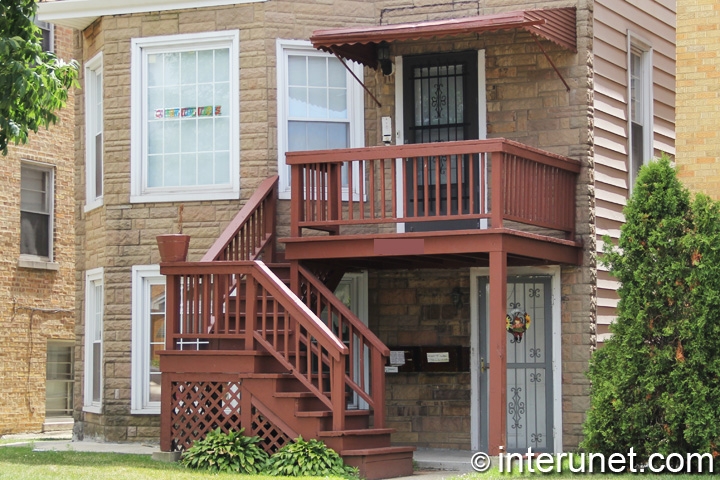 covered-porch-built-high-from-the-ground