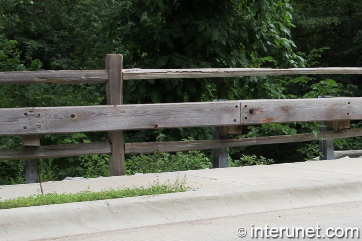 wood-security-barrier-on-metal-posts