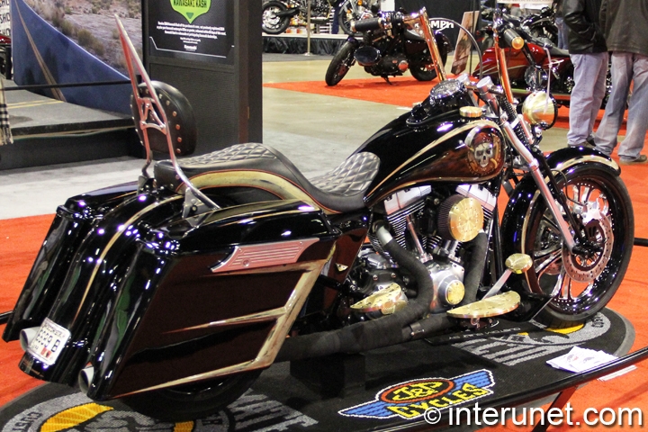 2009 Harley-Davidson Road King 2009-Harley-Davidson-Road-King-rear-right-view
