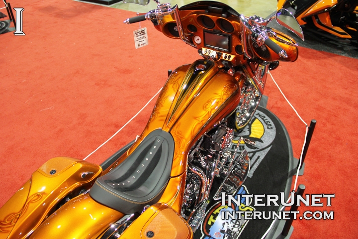 Harley-Davidson custom 2013-Harley-Davidson-FLHX-modified-custom
