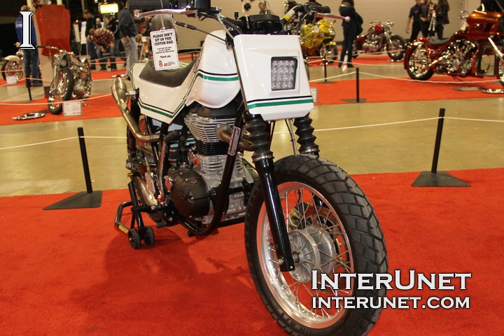 Royal Enfield Continental 2014-Royal-Enfield-Continental-GT-front