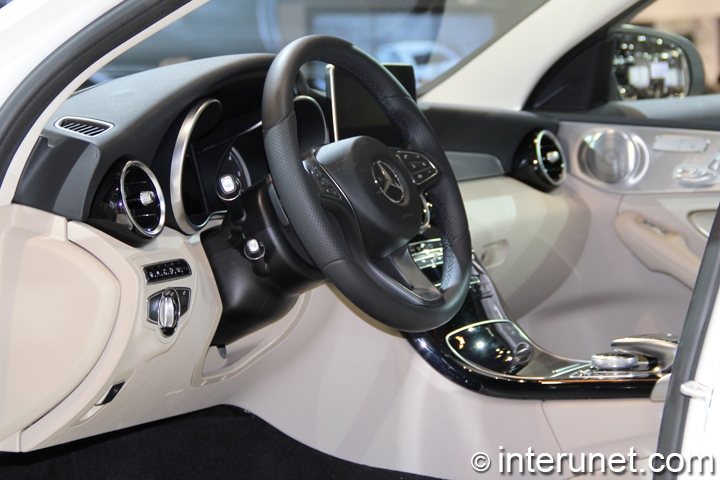 2015-Mercedes-Benz-C-250-interior