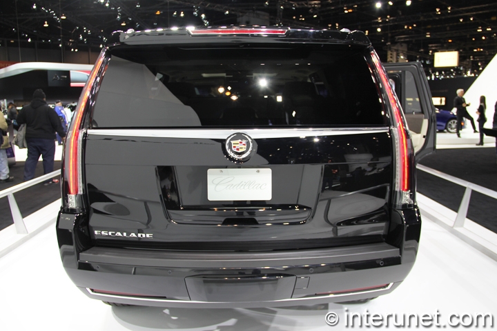 2015-Cadillac-Escalade-rear-view