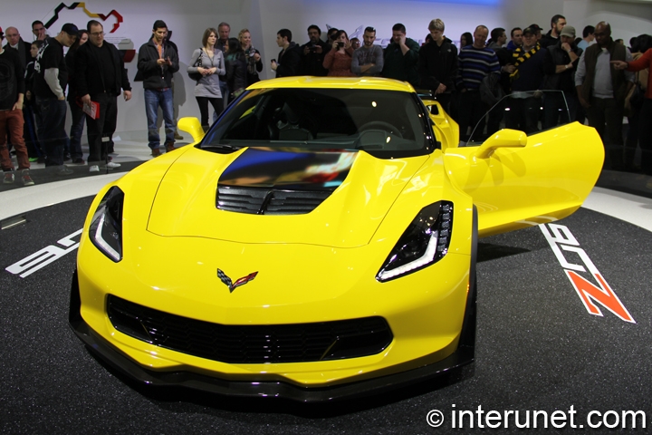 Chevrolet Corvette Z06 2015-Chevrolet-Corvette-Z06-front-view