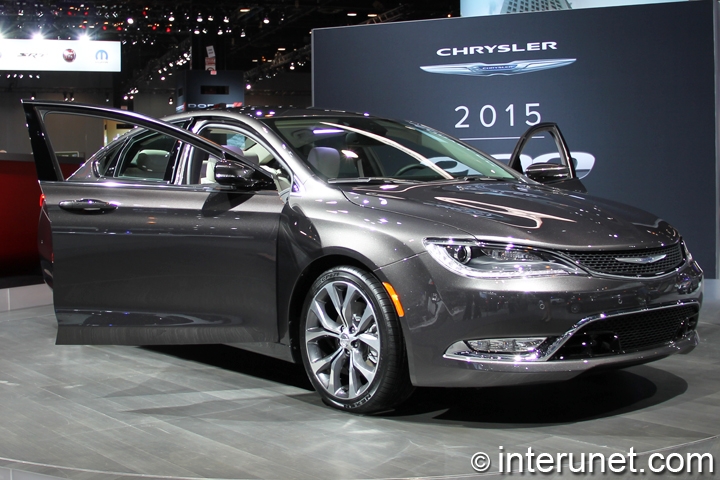 2015 Chrysler 200C 2015-Chrysler-200C