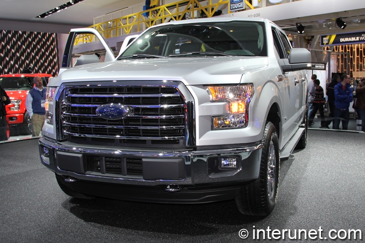 2015 Ford F-150 2015-Ford-F-150-front-view