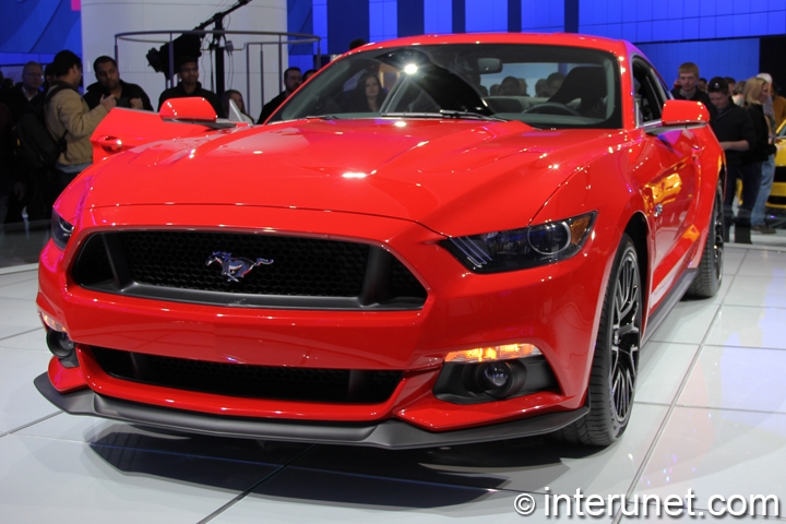 2015 Ford Mustang 2015-Ford-Mustang-GT-front-view