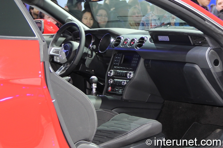 2015 Ford Mustang GT 2015-Ford-Mustang-GT-interior